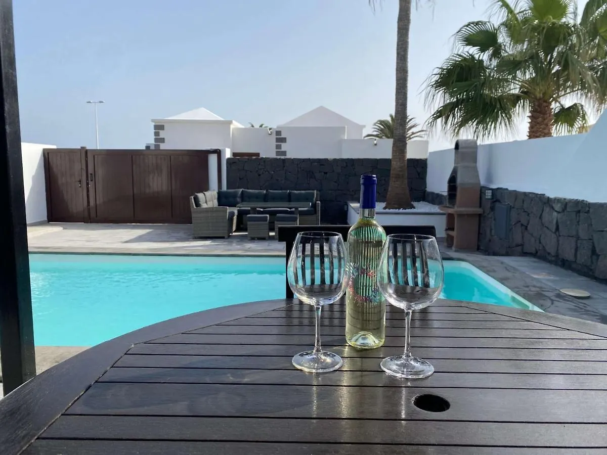 Stunning Villa Arabella - Heated Pool - Bbq - Amazing Terrace - Playa Blanca